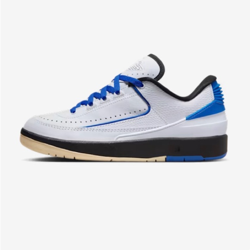 Air Jordan 2 Retro Low
Varsity Royal size 9